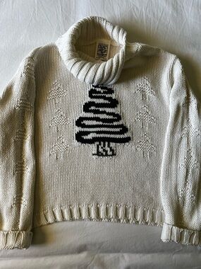 Cotton Country Cream Knit Sweater with Green Tree